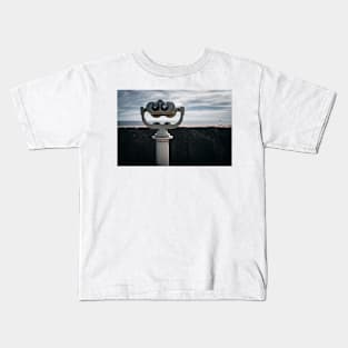 the two eyes in the binoculars, looking out over the Baltic Sea Kids T-Shirt